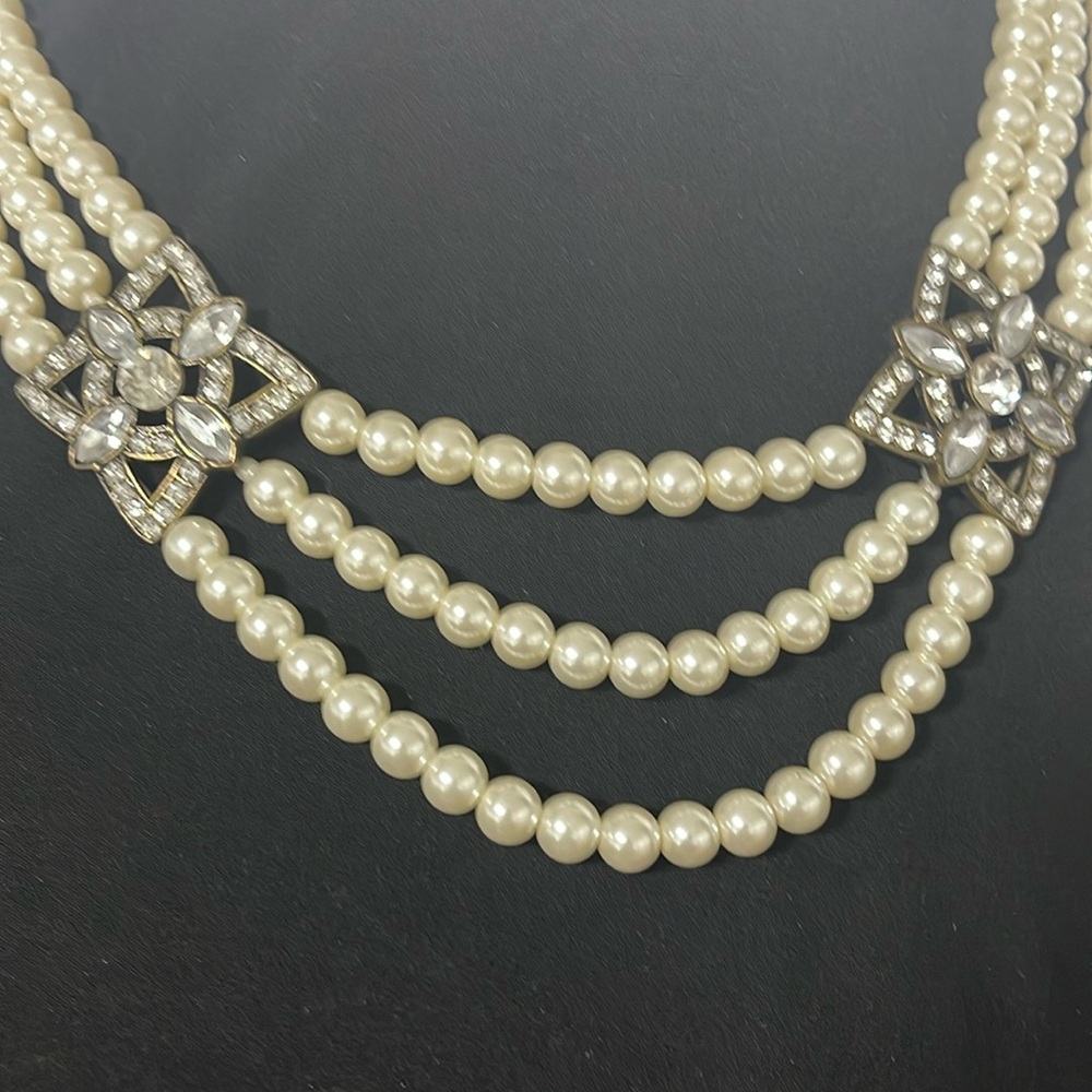 Pearls and rhinestones can’t go wrong